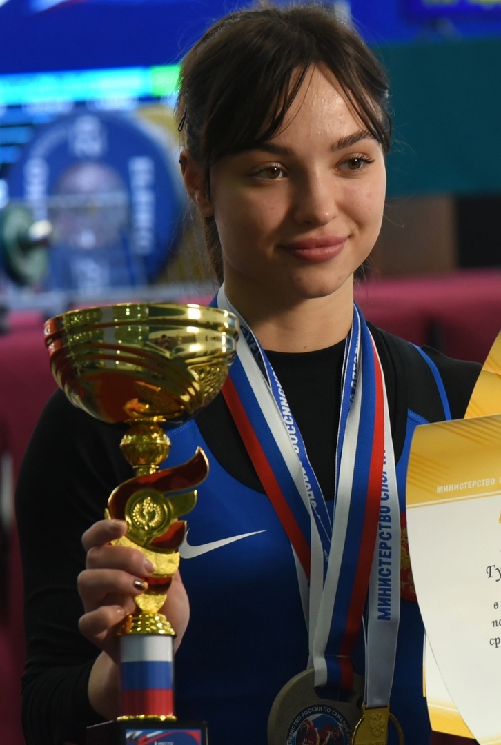 Изображение: Алина Гузикова – победитель первенства России по тяжелой атлетике
